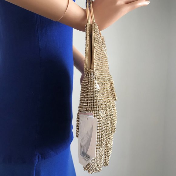 Crystal Ruffle - Picture 3 of 8